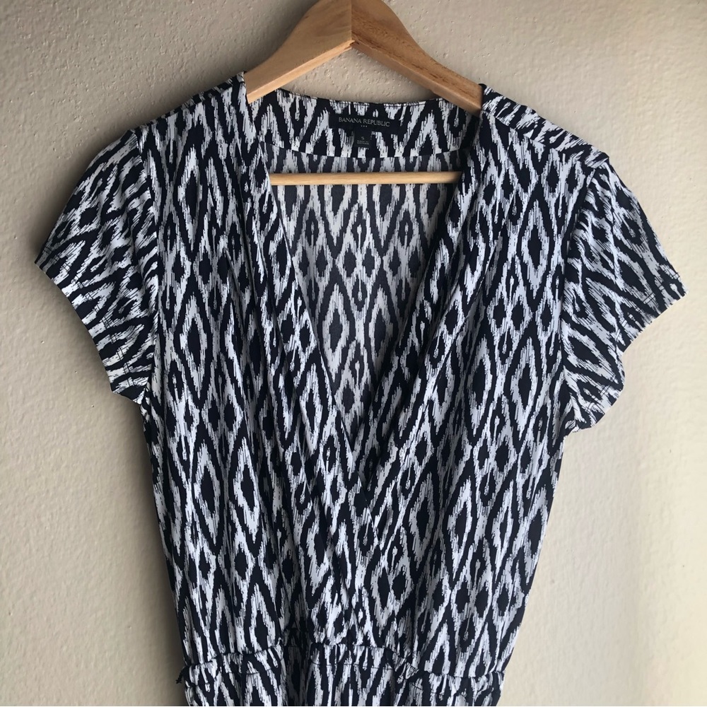 Banana Republic Patterned Wrap Dress Size Small.